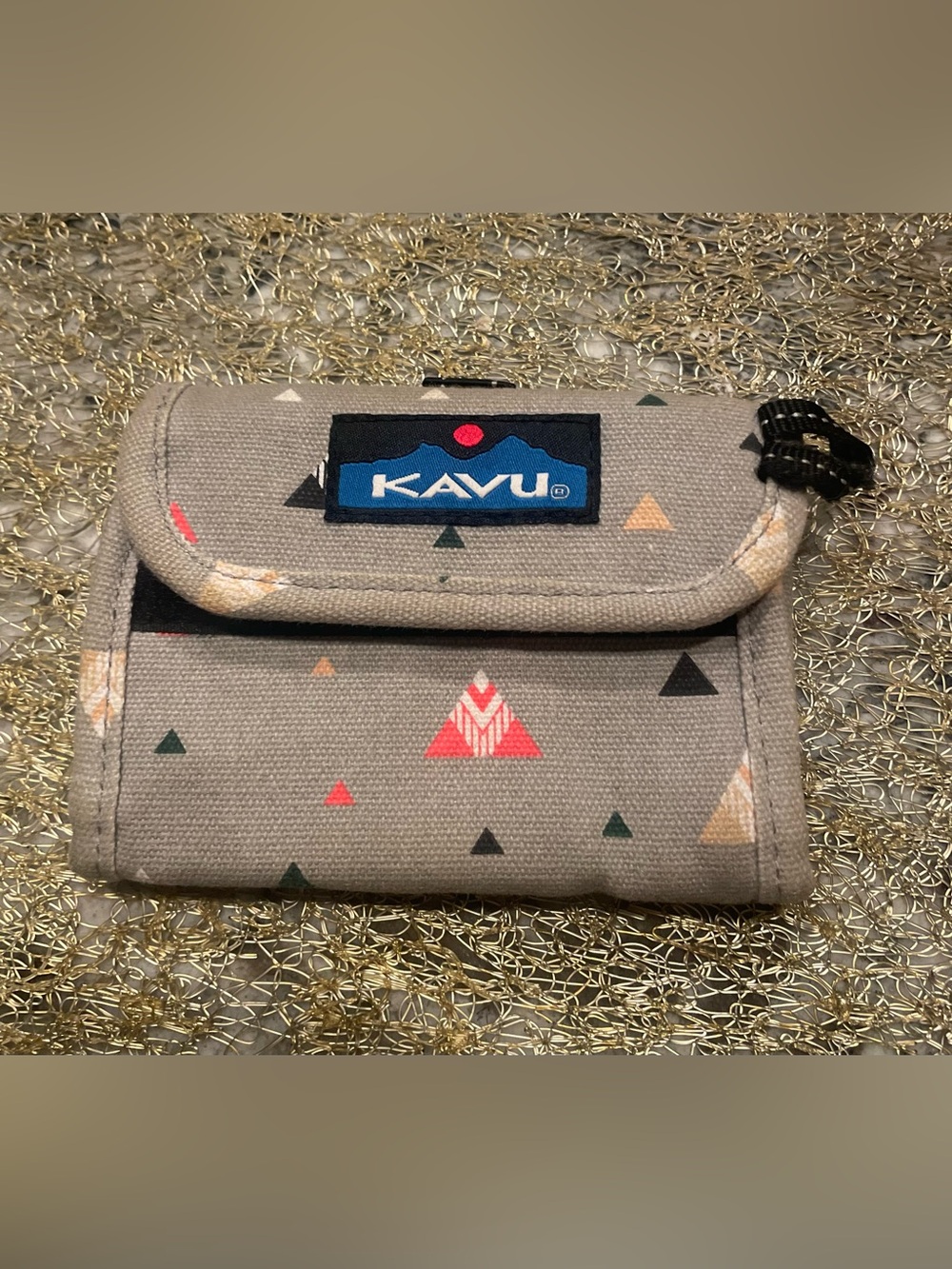 Kavu Gray Triangle Print Tri-Fold Wallet Zip Organizer ID Holder Key Ring EUC